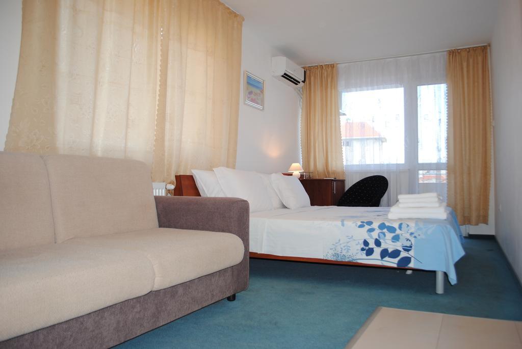 Veda Guest House Pomorie Exterior photo