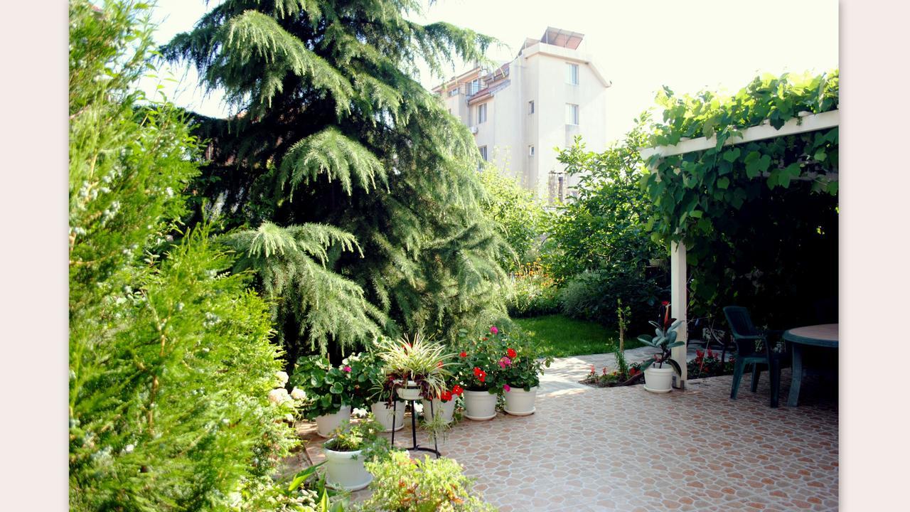 Veda Guest House Pomorie Exterior photo