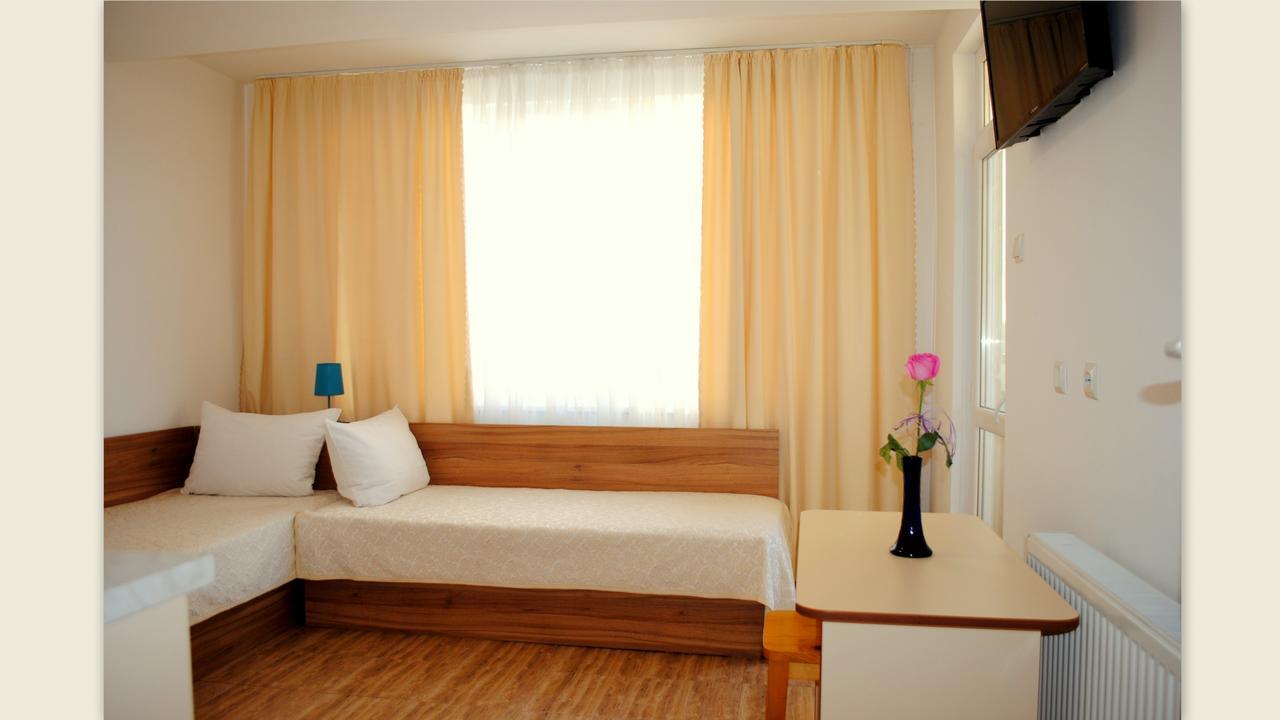Veda Guest House Pomorie Exterior photo